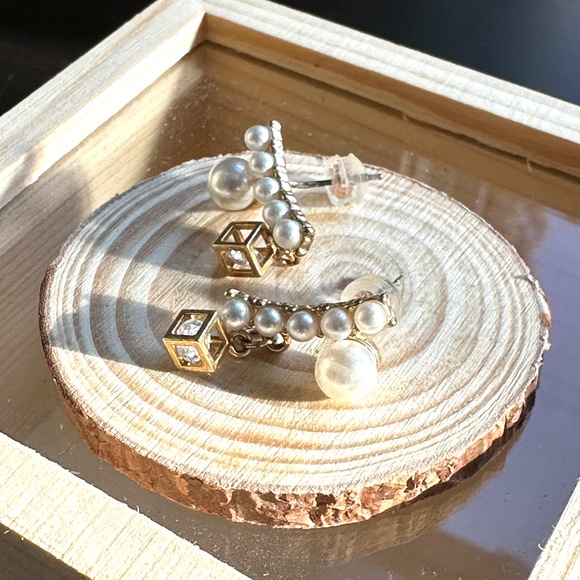 Women earrings - Picture 1 of 1